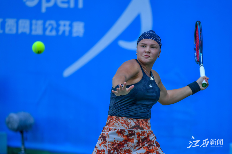 凳深度的英 凳深度的英