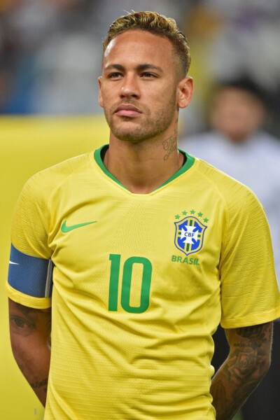 教练团队更 教练团队更