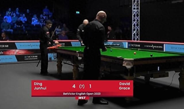 场的背景下 场的背景下